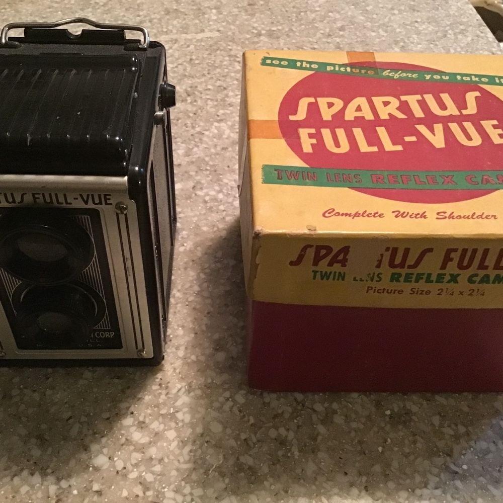 Vintage Spartus Full-vue Camera - Original Box - Classic Antique Camera